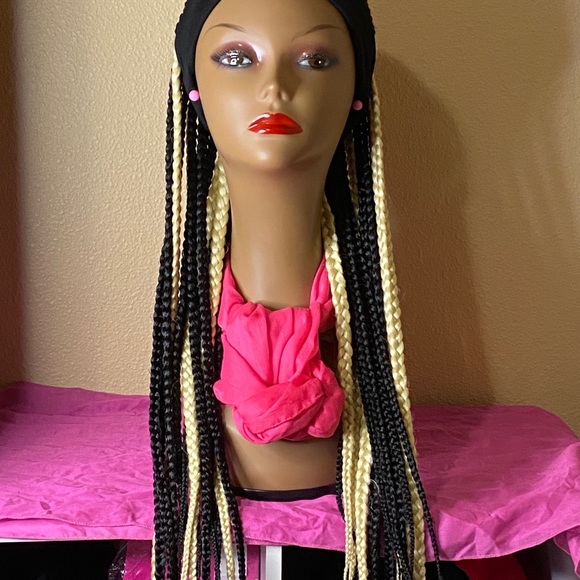 This is a headband wig - Picture 2 of 9